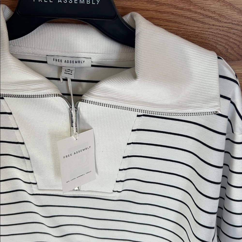 Free Assembly Women's Sailor Collar Sweatshirt Cream w/ Stripes Size Medium NEW - Picture 9 of 12